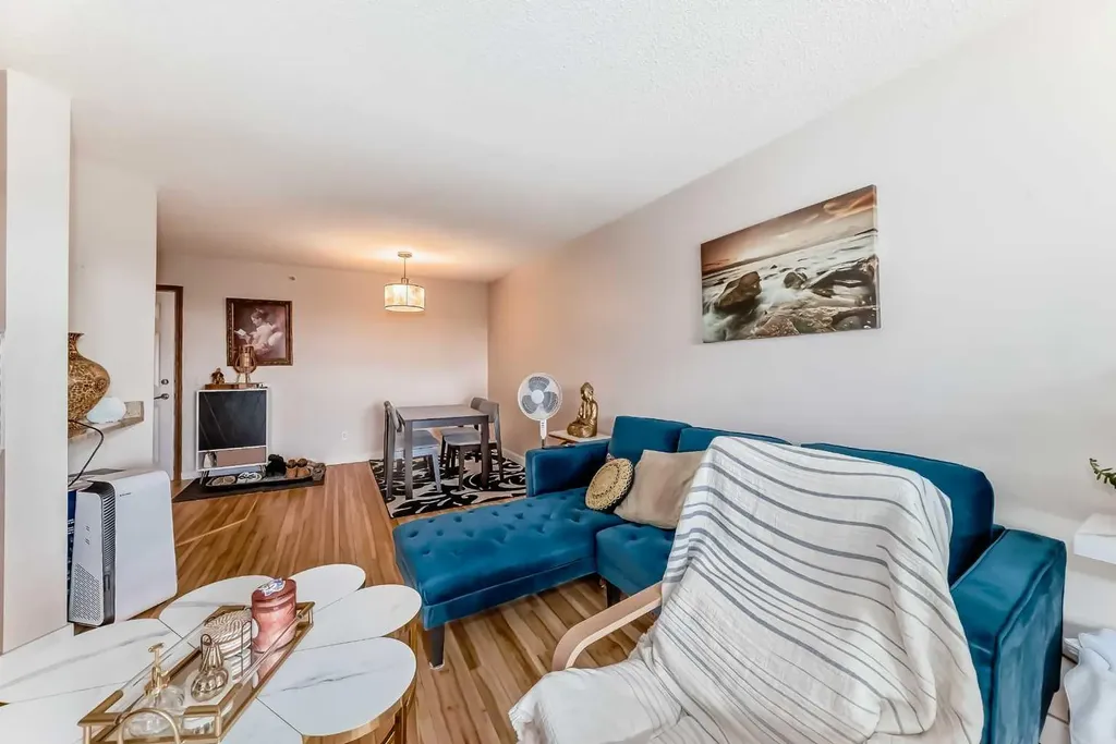 7 Somervale View SW Calgary AB T2Y 4A9
