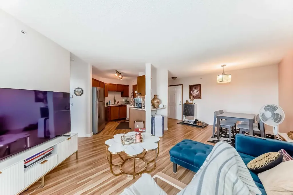 7 Somervale View SW Calgary AB T2Y 4A9