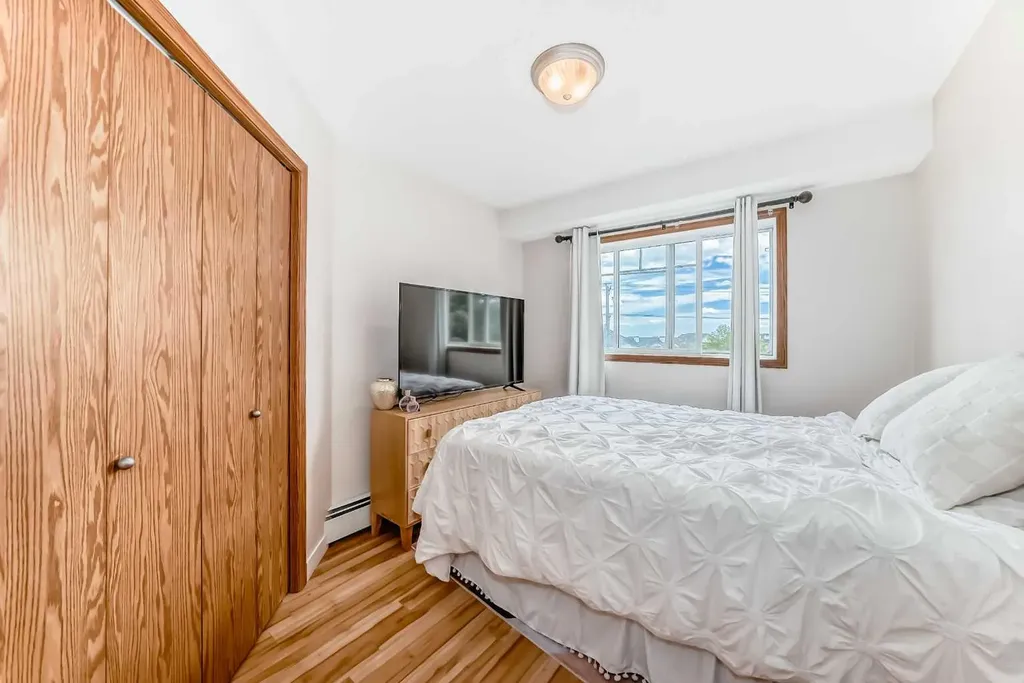 7 Somervale View SW Calgary AB T2Y 4A9