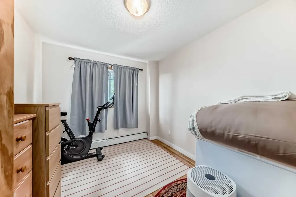 7 Somervale View SW Calgary AB T2Y 4A9