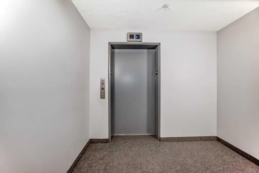 7 Somervale View SW Calgary AB T2Y 4A9