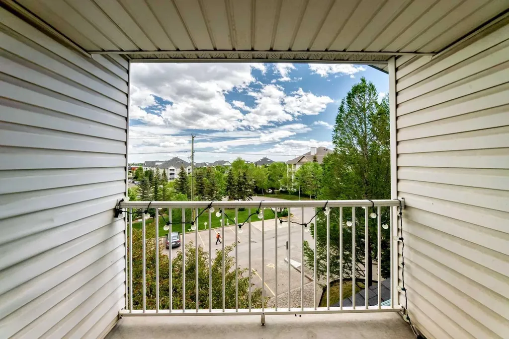 7 Somervale View SW Calgary AB T2Y 4A9