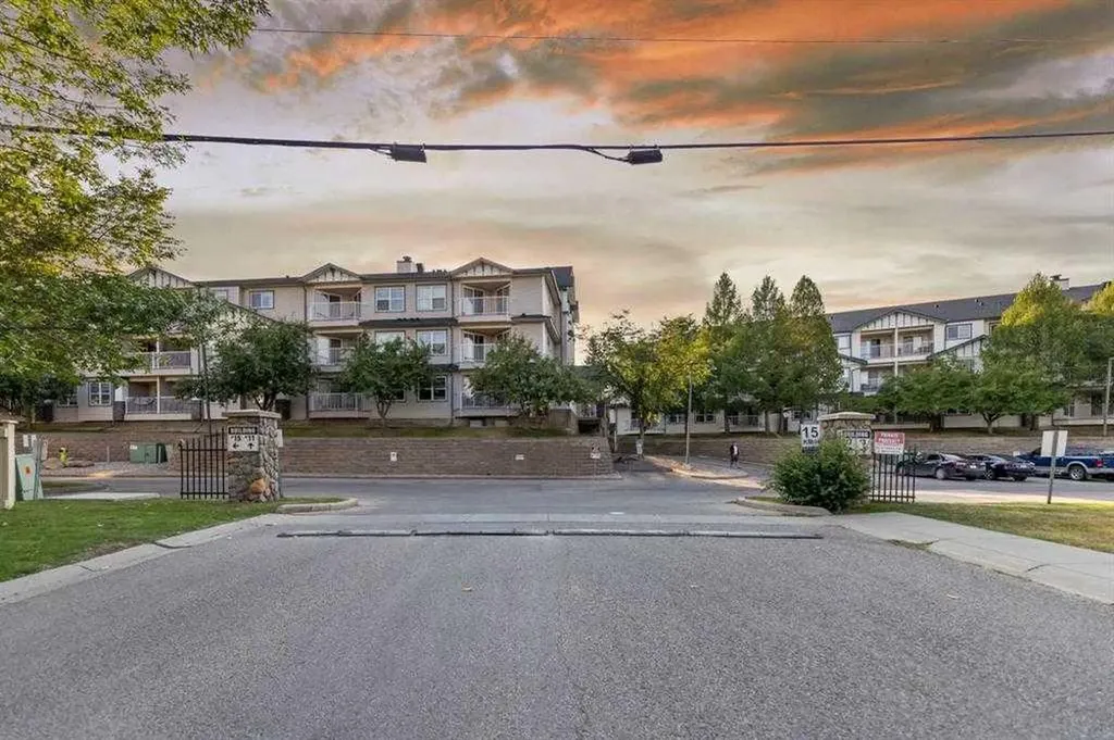 7 Somervale View SW Calgary AB T2Y 4A9