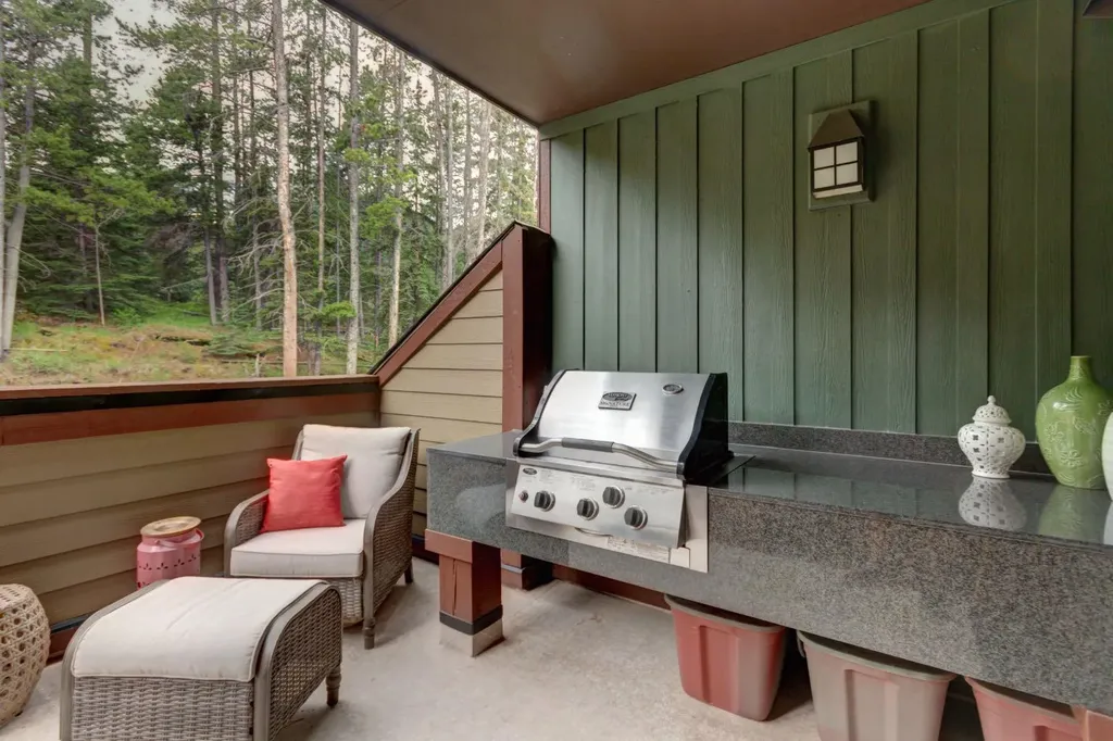 107 Armstrong Place Canmore AB T1W 0A5