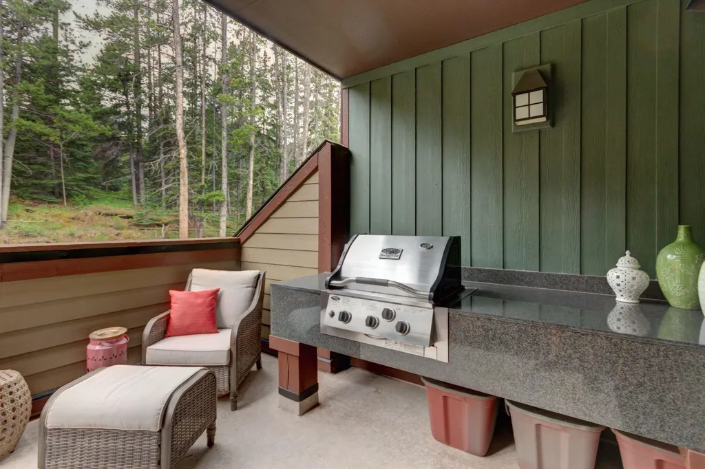 107 Armstrong Place Canmore AB T1W 0A5