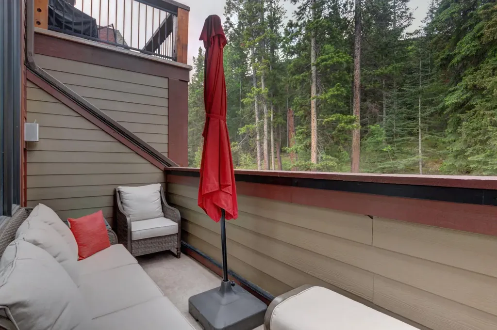 107 Armstrong Place Canmore AB T1W 0A5