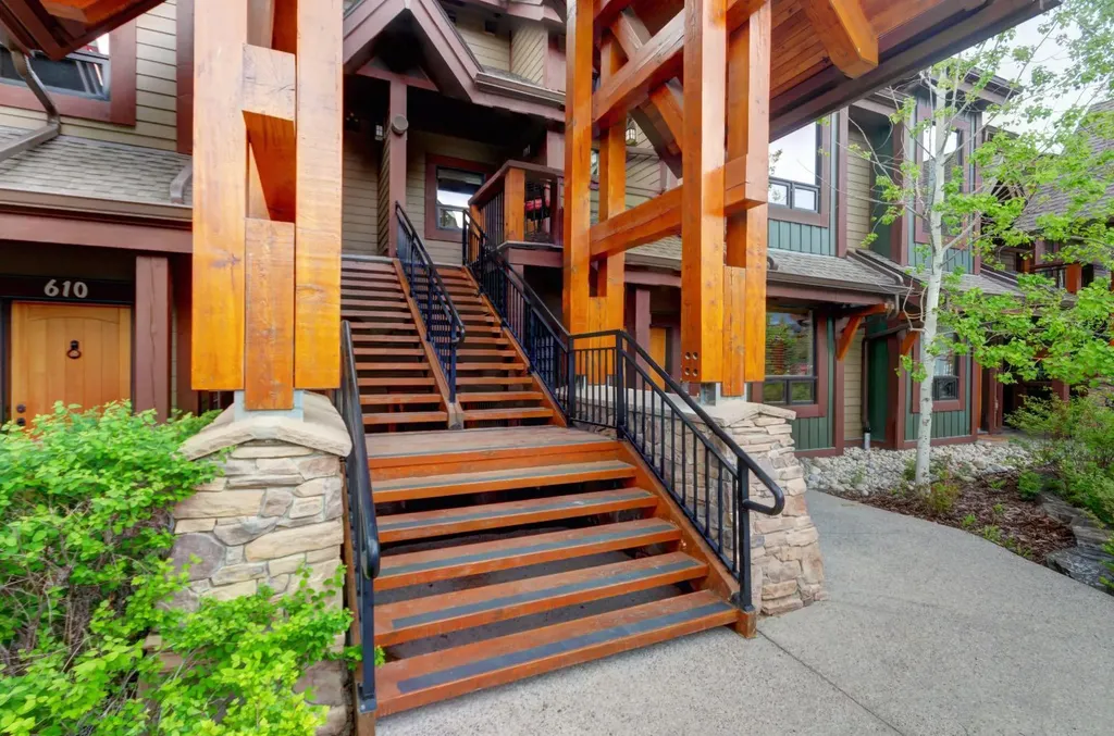 107 Armstrong Place Canmore AB T1W 0A5