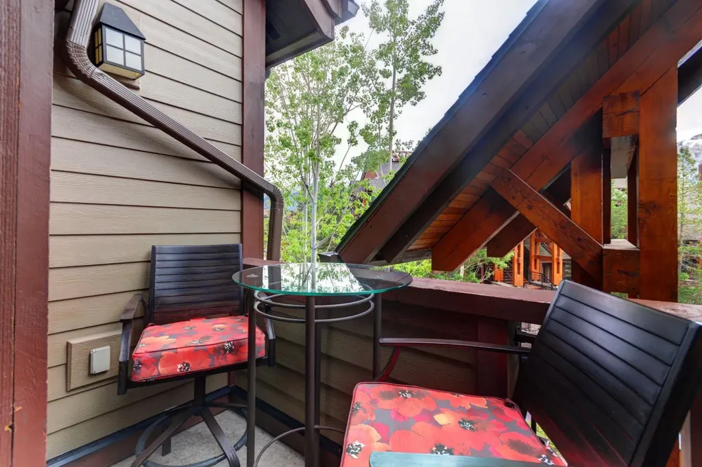107 Armstrong Place Canmore AB T1W 0A5