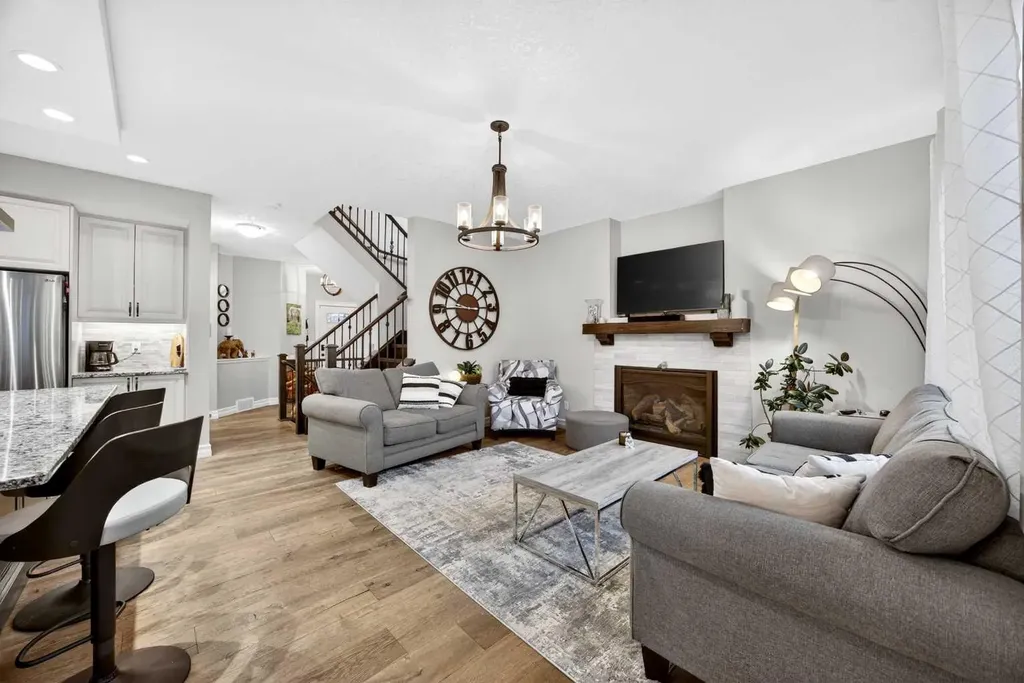 39 Nolanfield Crescent NW Calgary AB T3R 0L7