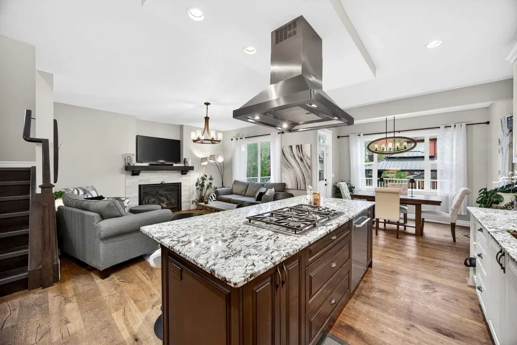 39 Nolanfield Crescent NW Calgary AB T3R 0L7