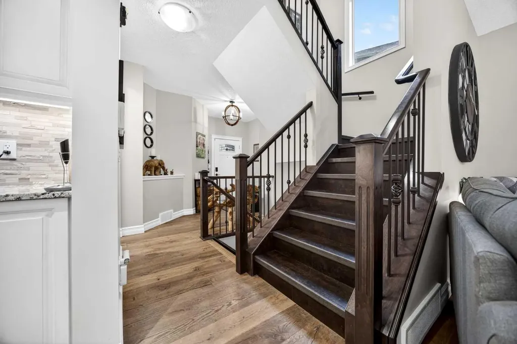 39 Nolanfield Crescent NW Calgary AB T3R 0L7
