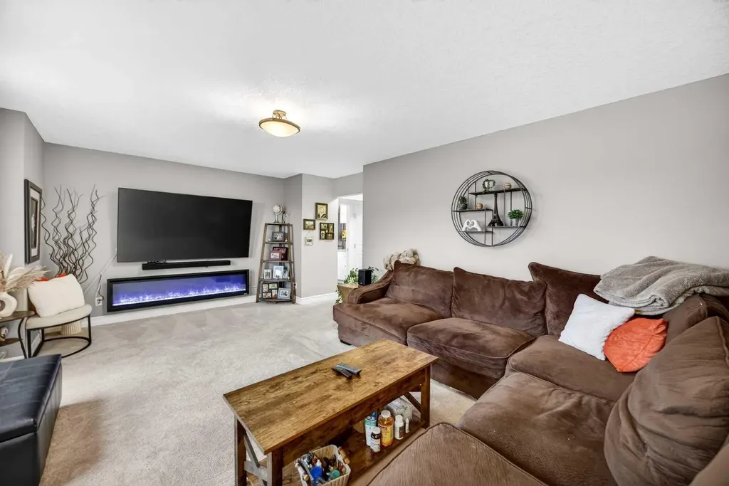 39 Nolanfield Crescent NW Calgary AB T3R 0L7