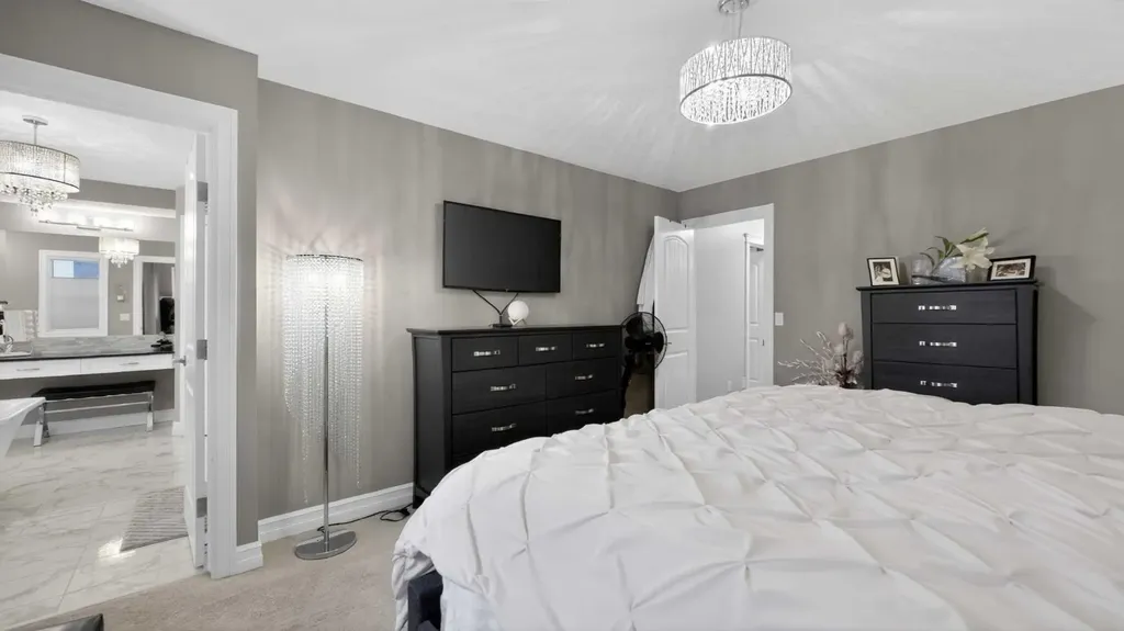 39 Nolanfield Crescent NW Calgary AB T3R 0L7