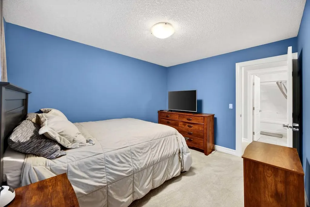 39 Nolanfield Crescent NW Calgary AB T3R 0L7