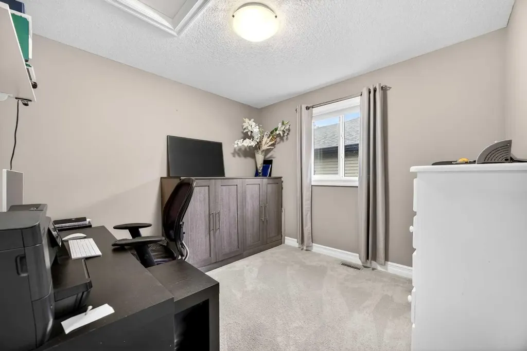 39 Nolanfield Crescent NW Calgary AB T3R 0L7