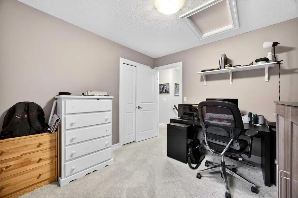 39 Nolanfield Crescent NW Calgary AB T3R 0L7