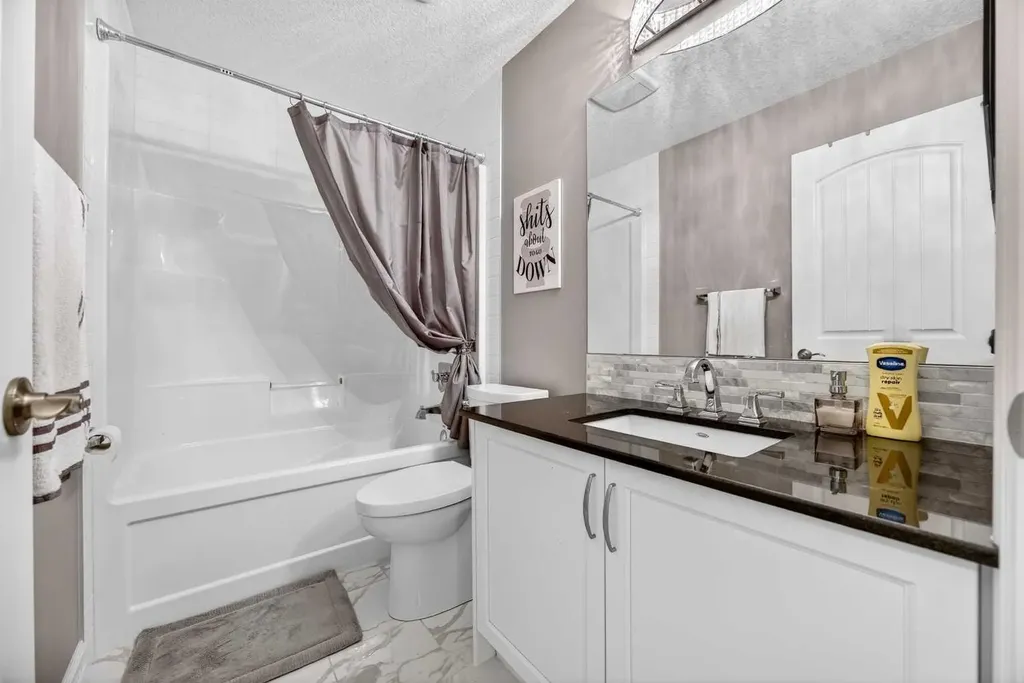 39 Nolanfield Crescent NW Calgary AB T3R 0L7