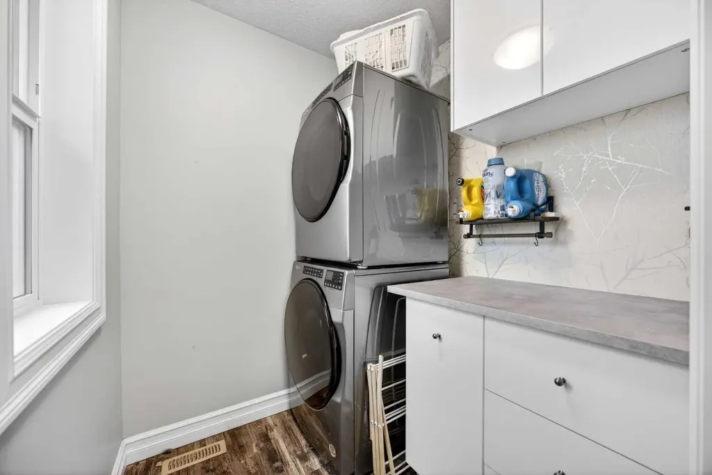 39 Nolanfield Crescent NW Calgary AB T3R 0L7