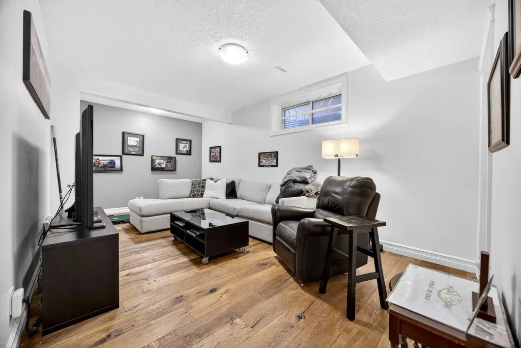 39 Nolanfield Crescent NW Calgary AB T3R 0L7