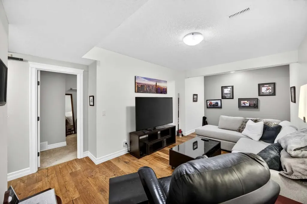 39 Nolanfield Crescent NW Calgary AB T3R 0L7