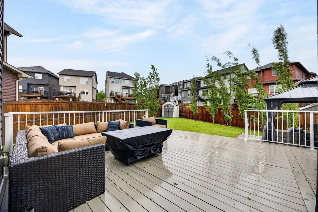 39 Nolanfield Crescent NW Calgary AB T3R 0L7