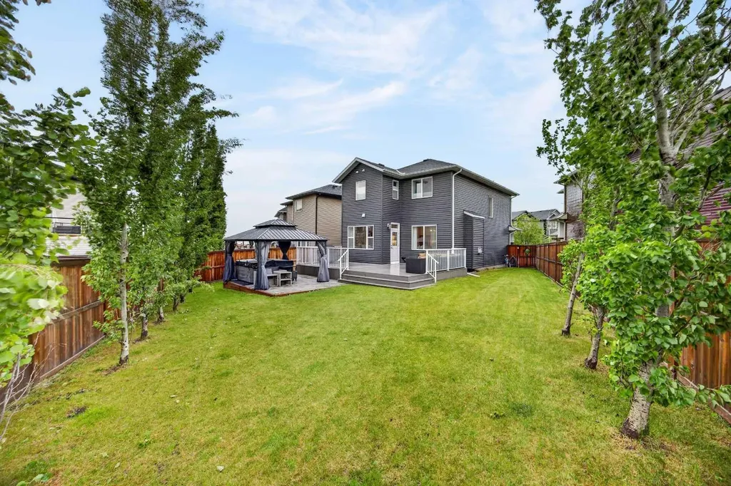 39 Nolanfield Crescent NW Calgary AB T3R 0L7
