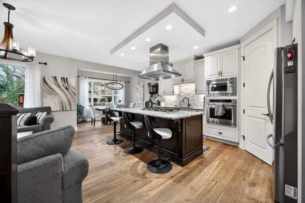 39 Nolanfield Crescent NW Calgary AB T3R 0L7