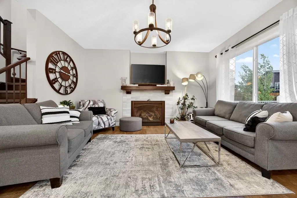 39 Nolanfield Crescent NW Calgary AB T3R 0L7