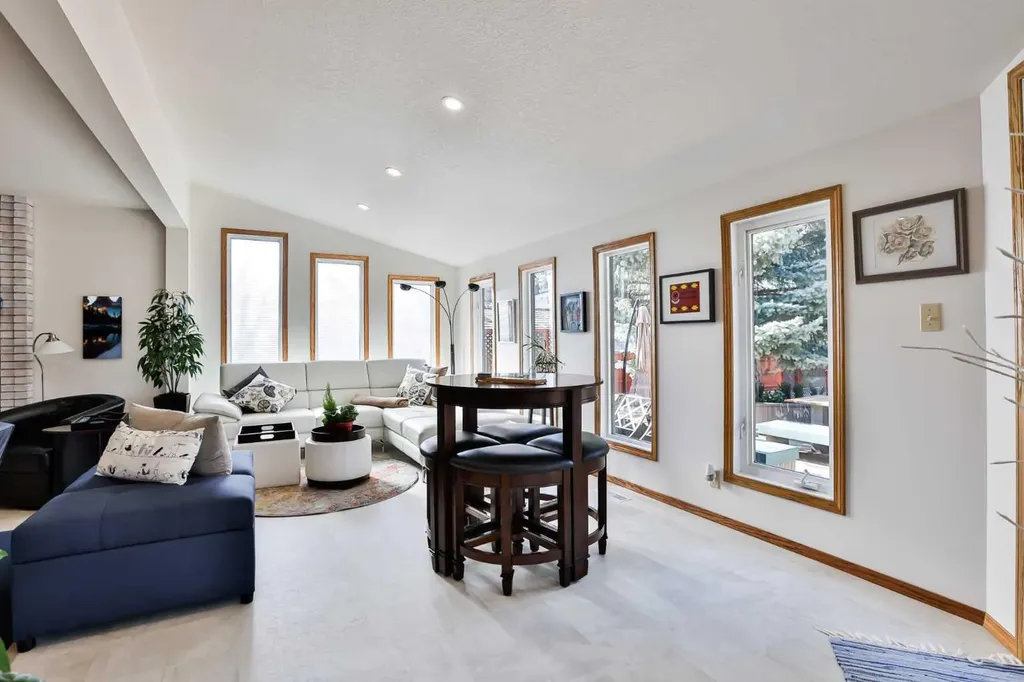 2857 6 Avenue S Lethbridge AB T1G 1E6