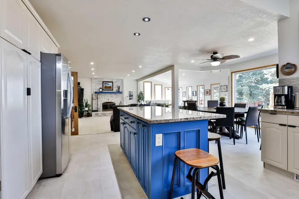 2857 6 Avenue S Lethbridge AB T1G 1E6