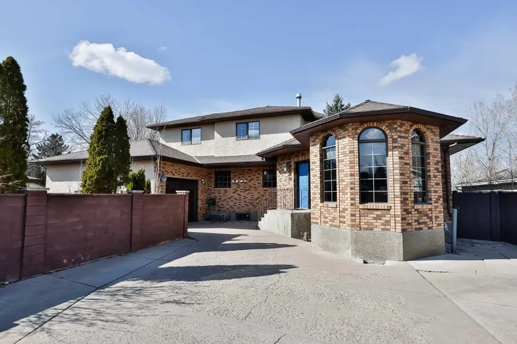 2857 6 Avenue S Lethbridge AB T1J 1E6