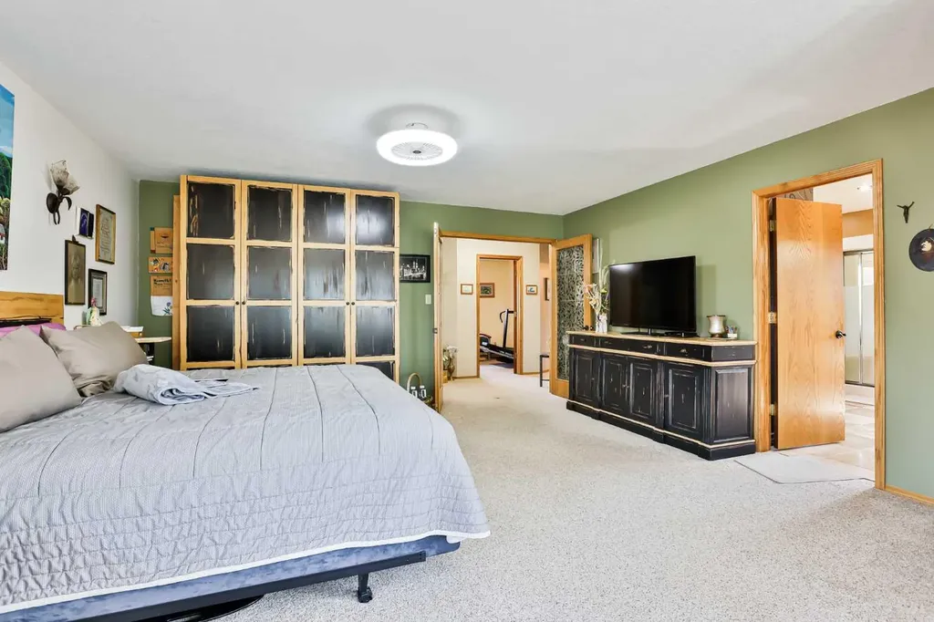 2857 6 Avenue S Lethbridge AB T1G 1E6