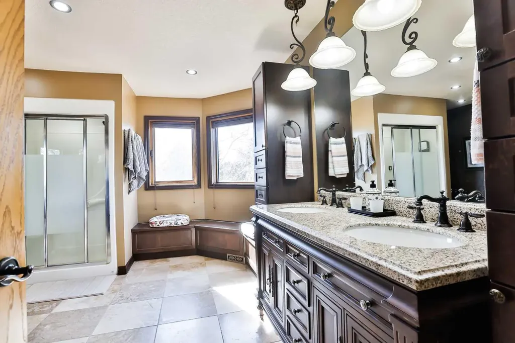 2857 6 Avenue S Lethbridge AB T1G 1E6
