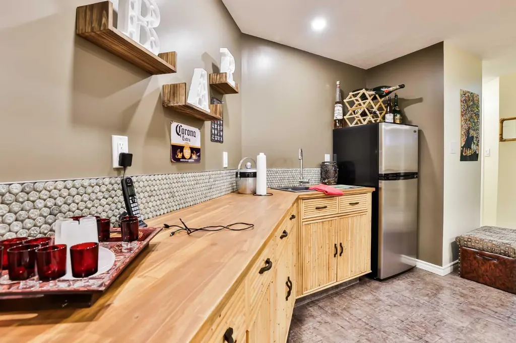 2857 6 Avenue S Lethbridge AB T1G 1E6