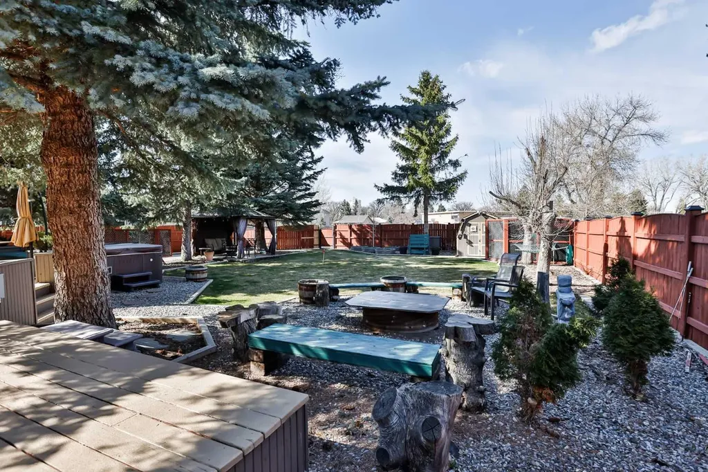 2857 6 Avenue S Lethbridge AB T1G 1E6