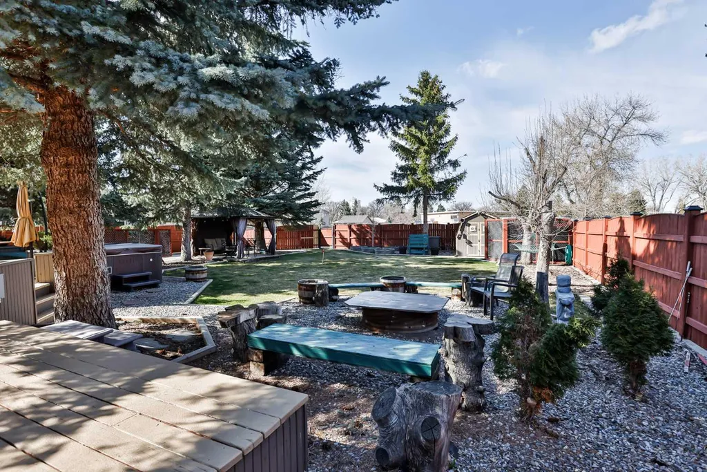 2857 6 Avenue S Lethbridge AB T1J 1E6