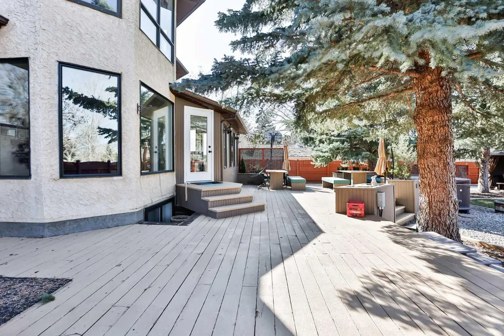2857 6 Avenue S Lethbridge AB T1J 1E6