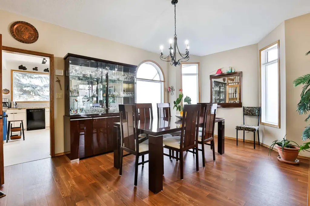 2857 6 Avenue S Lethbridge AB T1G 1E6