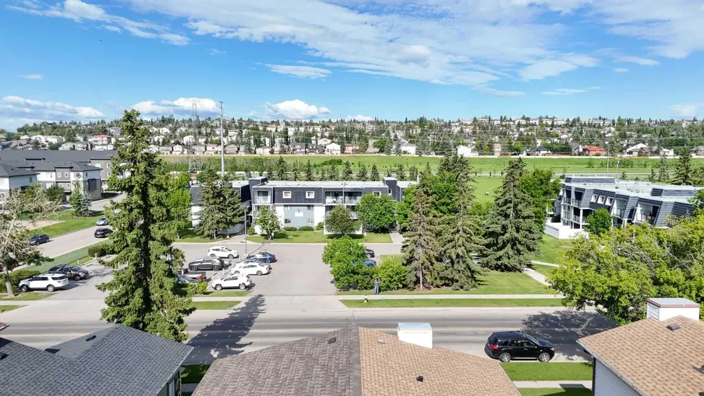 3206 51 Street SW Calgary AB T3E 6R4