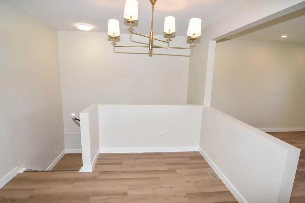 3206 51 Street SW Calgary AB T3E 6R4