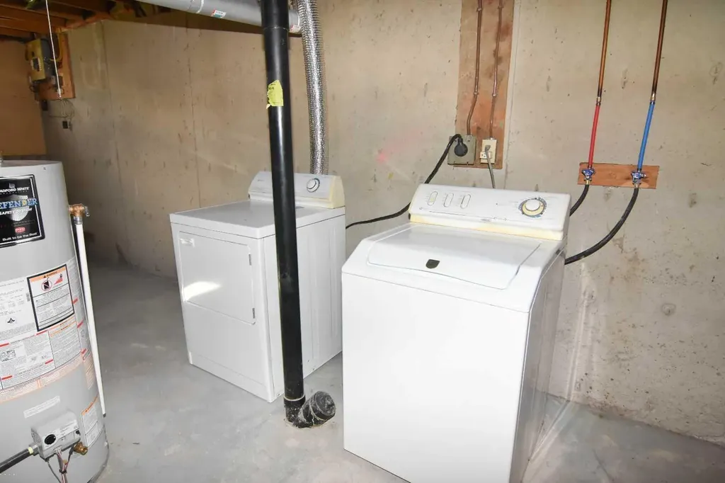 3206 51 Street SW Calgary AB T3E 6R4