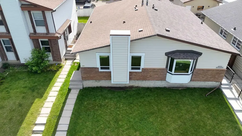 3206 51 Street SW Calgary AB T3E 6R4