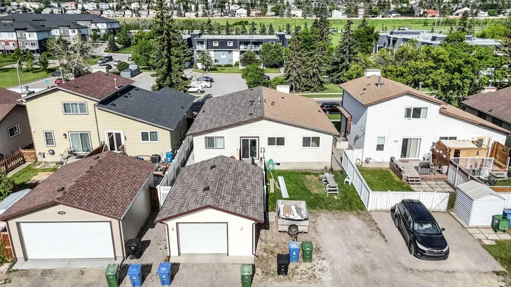 3206 51 Street SW Calgary AB T3E 6R4