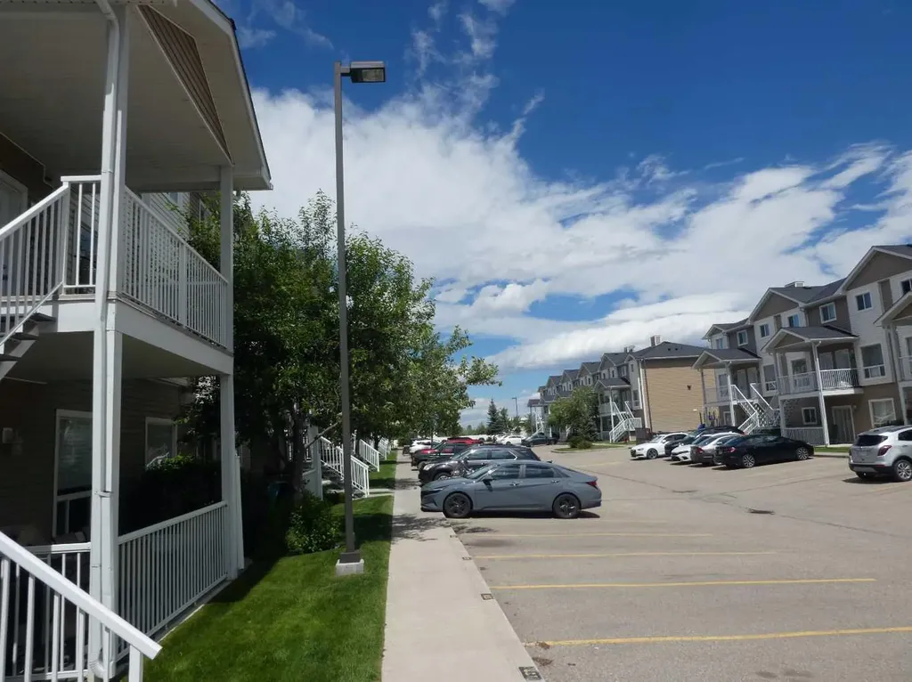 310 Sunrise Terrace NE High River AB T1V0C3