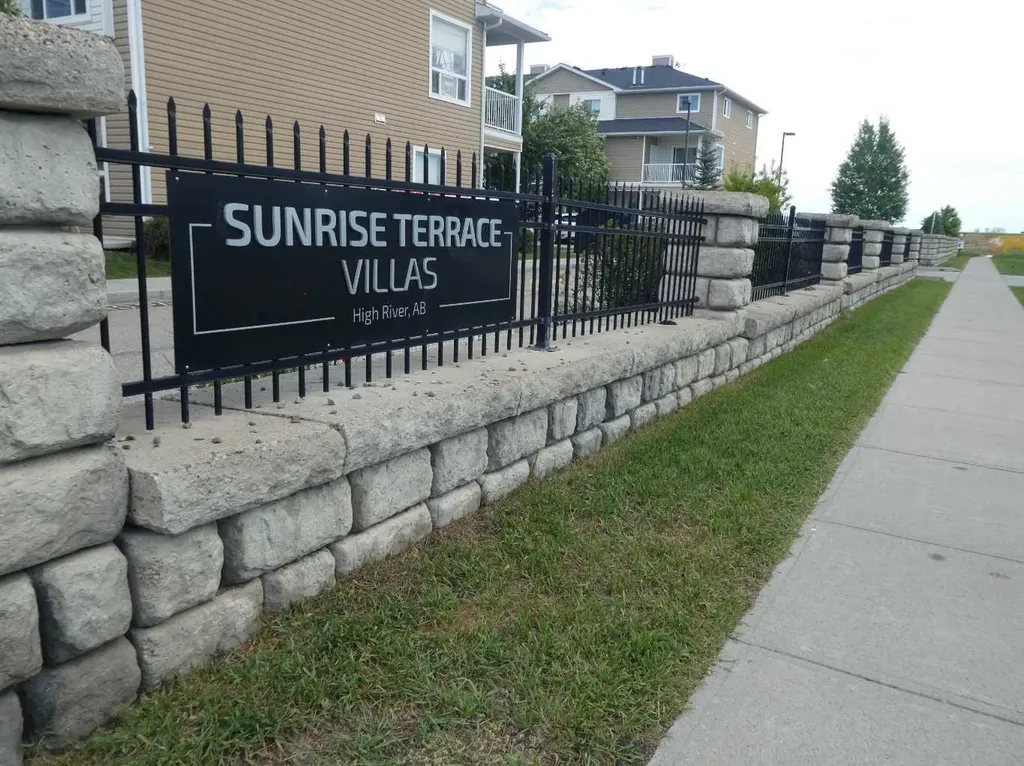 310 Sunrise Terrace NE High River AB T1V0C3