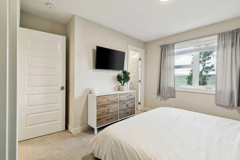 2461 Baysprings Link SW Airdrie AB T4B4C6