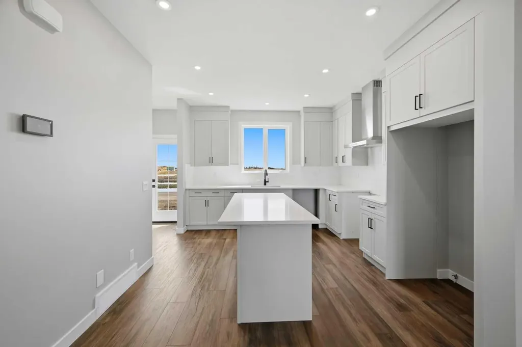 67 Huxland Road Calgary AB T2A 6Z7