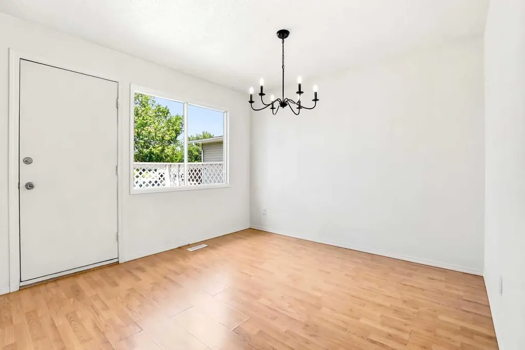 2108 23 Avenue Close Bowden AB T0M 0K0