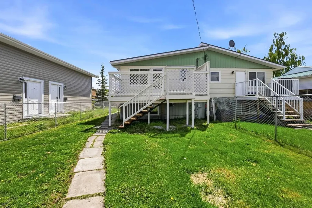 2108 23 Avenue Close Bowden AB T0M 0K0