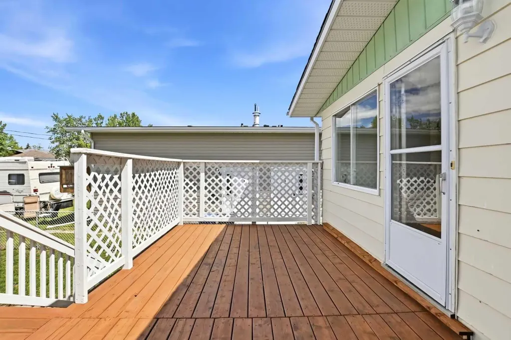 2108 23 Avenue Close Bowden AB T0M 0K0
